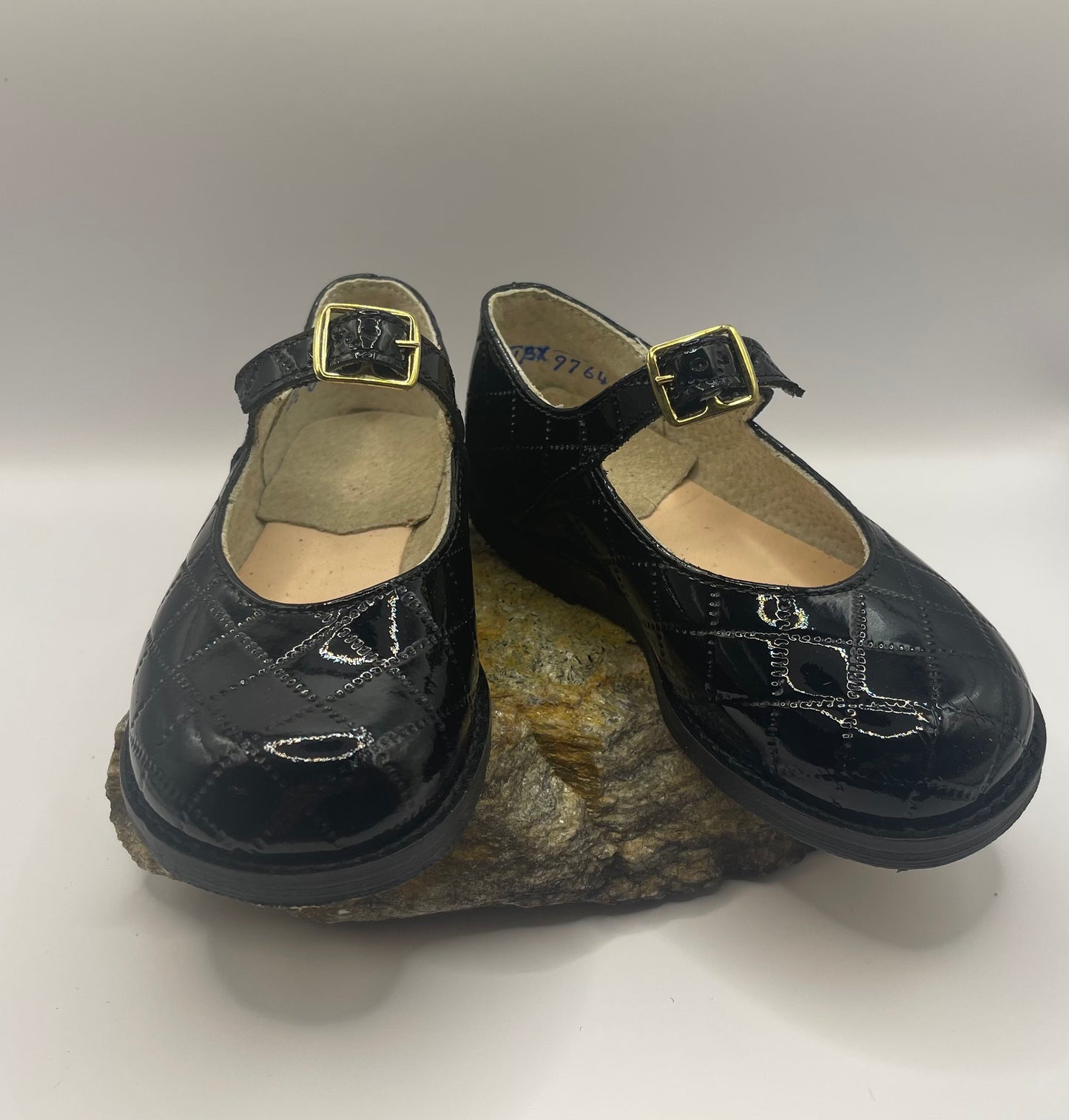 8000 CENTER BUCKLE  BLACK PATENT